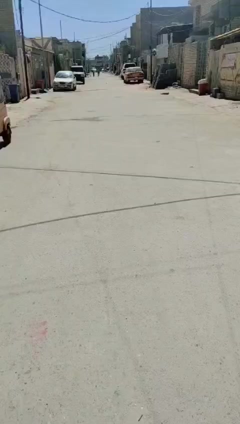 سلام عليكم بيت 100 متر
الدسيم اسواق جدو مقابل معجنات البيروتي 
فرع عطور السيد 
طابق واحد
مي مجاري تبليط كهرباء كافه الخدمات 
هذا رقمي ***********
