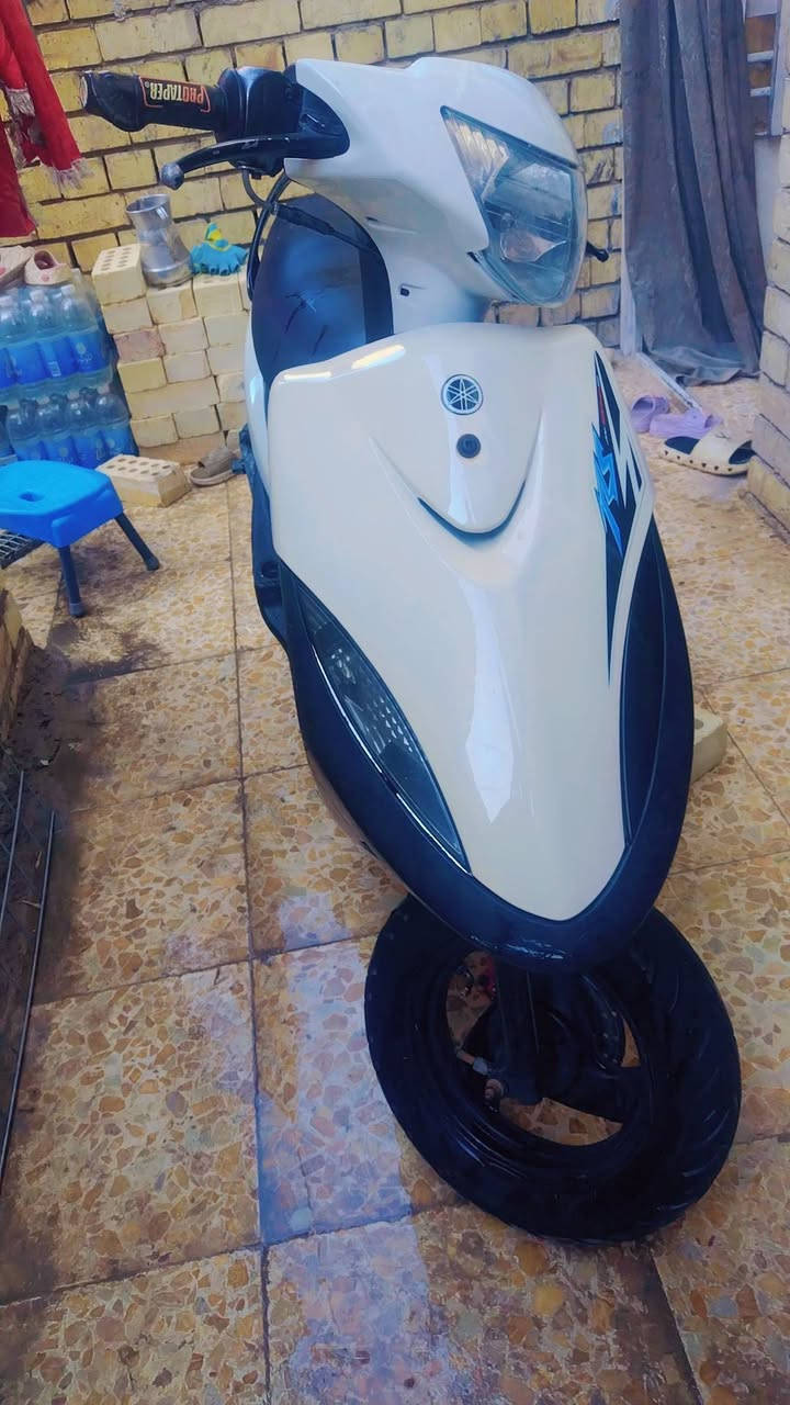 السلام عليكم دراجة ماكس عدلة نضيفة مال رمبة صالنصة رياضية FM كهربائيات كلهن شغالة المحرك نضيف وناعم السعر ٦٥٠ المكان بغداد البلديات الرقم ***********
