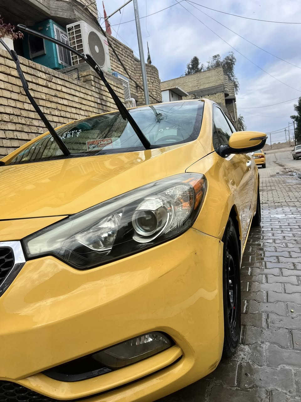 السلام عليكم
فورتي تكسي 

موديل 2015 

حادثها فقط الدوسه وشويه من  الجاملغ نفسه معمر 

السياره جاهز على اخر حبه ترايها يخبل 

دوشمه عام بالنواب حتى التنته ضاربها نايلون البيبان الدوس الحصان 

مكينه دوش 1800المرغوب ابيع برغي مامفتوح مو مكفوله شرط 

السياره مال جني واحد يريد يعيش بيها 

ماشيه 180 

بسمي سنويه لل 29 

مكاني الشعله 

***********

غير متواجد على الفيس
