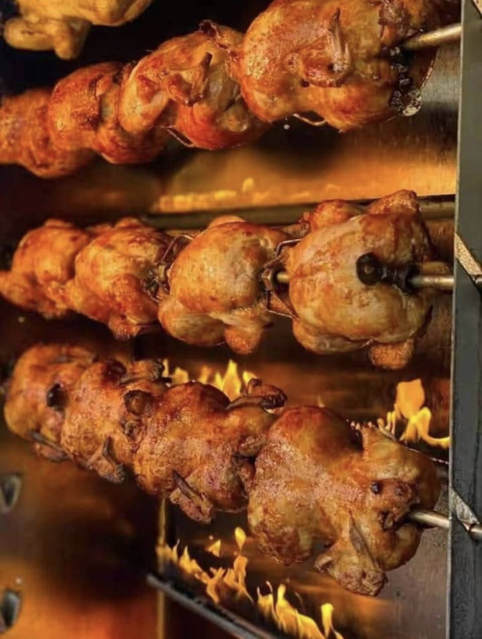 سلام عليكم انا معلم شاورما ،وجاج مشوي ،ومحشي وصلصات طعم وريحه وشكل مميز متفرغ للعمل من سوريا مقيم في بغداد للتواصل (***********)
