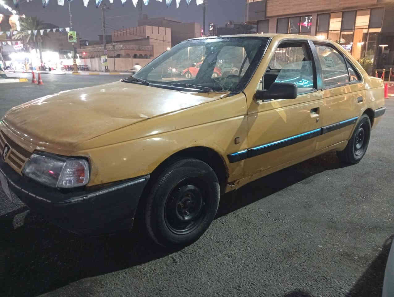 سلام عليكم بيجو روى محور ونجي ياباني اوتو مكينه تبخر شغاله سياره نكره سلف مكانه كربلاء السعر 8 ورقات وبيه مجال حك جيه فقط ***********
