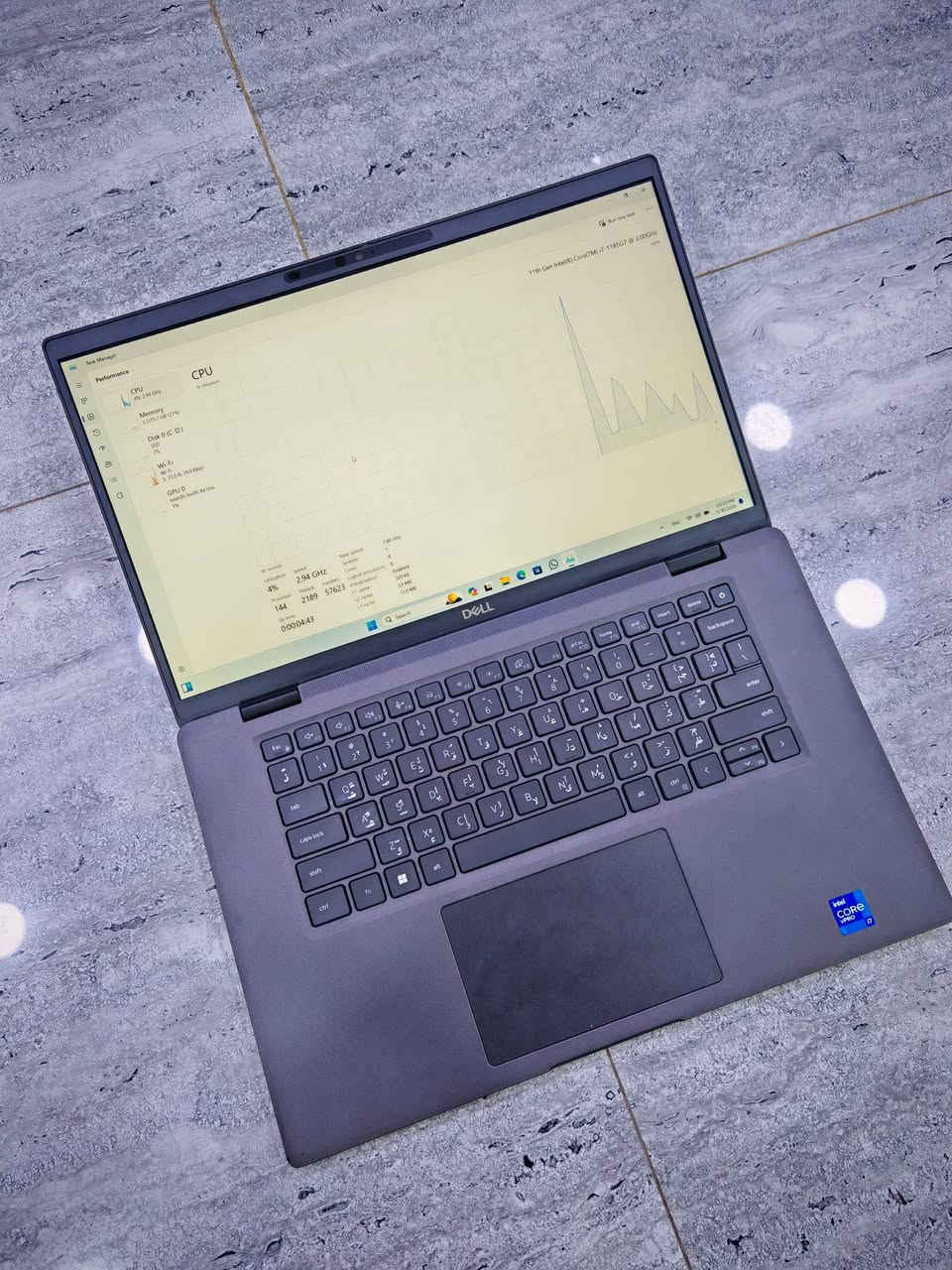 💻 الأناقة والقوة في جهاز واحد.. لابتوب Dell Latitude 7520 🚀
لكل رجال الأعمال، الموظفين، وطلاب الجامعات اللي يبحثون عن الأداء العالي والوزن الخفيف والمظهر الفخم! متوفر الآن لابتوب Dell Latitude 7520 بنظافة تامة 99% (شبه جديد) وبسعر تنافسي.
الجهاز يتميز بتصميم Slim (نحيف جداً)، بظهر مصنوع من الكاربون فايبر الفخم وفريم معدني قوي يتحمل العمل الشاق وسهل التنقل بيه وين ما تروح.
🔍 المواصفات الفنية للجهاز:
المعالج: Core i7 من الجيل الحادي عشر (11th Gen) - أداء صاروخي للمهام المتعددة.
الذاكرة (RAM): 16GB LPDDR4x سرعة فائقة في نقل البيانات.
الهارد: 256GB SSD NVMe إقلاع وفتح برامج بلحظات.
كرت الشاشة: متصل Intel Iris Xe Graphics يصل إلى 8GB (ممتاز للتصفح، برامج المكتب، والألعاب الخفيفة).
الشاشة: بحجم 15.6 بوصة الكبيرة والمريحة جداً للعين بدقة عالية.
الحماية: مزود بحساسات بصمة الوجه لفتح القفل بلمح البصر وبأمان تام.
🎁 العرض الخاص والسعر:
💰 السعر: 550 ألف دينار عراقي فقط!
السعر يشمل الهدايا التالية مجاناً:
🚚 توصيل مجاني لكافة المحافظات.
🎒 حقيبة (جنطة) لابتوب مميزة.
🔌 شاحنة أصليّة الخاصة بالجهاز.
📍 العنوان والتواصل:
🏢 الموقع: بغداد - شارع الصناعة - مجمع الرياش - مكتب اليسر.
📞 للحجز والاستفسار:
تواصل معنا مباشرة عبر رسائل الصفحة.
أو راسلنا/اتصل بنا عبر الواتساب: ***********
✨ الكمية محدودة جداً! سارع بالحجز واحصل على لابتوب يجمع بين الفخامة والأداء.
