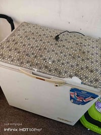 مجمدة للبيع بسعر مناسب لاستفسار الاتصال على الرقم 07703384553