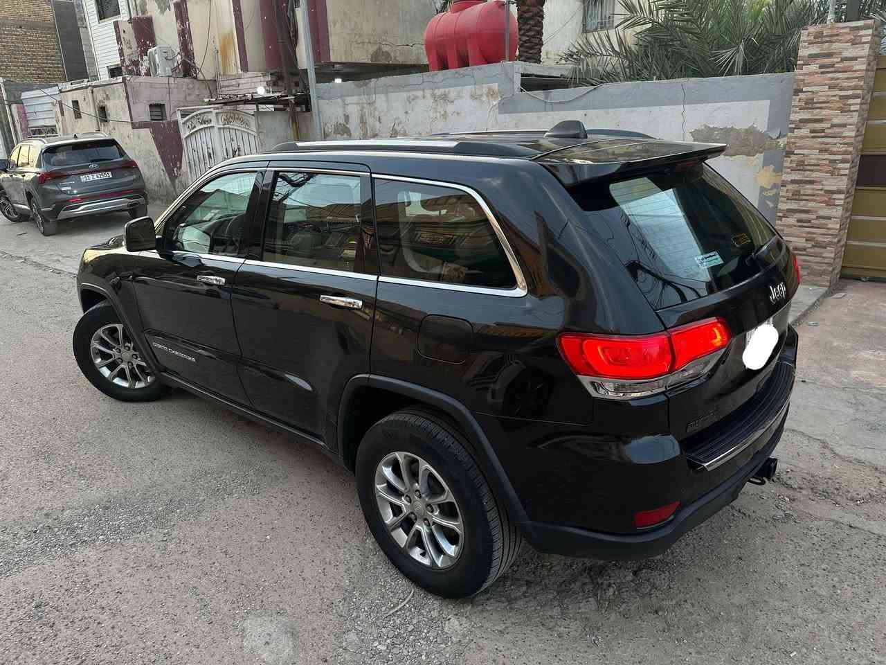 🚗 للبيع جيب موديل 2015 – ماشية 78 - بجم كبس 

📍 الموقع: بغداد 
📞 رقم الاتصال: *********** 

 المواصفات:

- محرك 3600 - تستقبل بانزين عادي
- فول مواصفات لمتد قماره حديد يعني فقط بدون فتحة 
- كراسي كهرباء جلد + ميموري
- تدفئة وتبريد للمقاعد
- صندوق كهرباء (فتح/غلق بالشفط)
- تشغيل بصمة + تشغيل عن بعد + بصمة بيبان
- كاميرا خلفية
- حساسات أمامية وخلفية + مانع تصادم
- منظومة زينون بلاد
- تحكم بالستيرن + شفتات 
- كير (8 سرعات)
- نظام S
- نظام صوت (سستم كامل + دمامات صوت)
- شاشة جبيرة كار بلي 
- تبريد بلادي ثلج قطعتين 
- تاير (تخم)
_ رقم جديد انكليزي بغداد + هزة جديدة + سنوية جديدة بأسمي
-السيارة بلادية وجديده جدا حتى كتلوكات الشركة بيها 

📌 السيارة:
- وارد أمريكي 
- الحادث دحجه في البابين العكس السائق ومبدل نفس اللون... السياره كلها بدون صبغ حتى الدعاميات كفاله من الصبغ 

 - بشرط بجمها كبس ما ملعوب بيها ومحرك بلادي ما مفتوح وكير بلادي 
وماشية 78 
وجديده جدا وبدون ايرباك 
💰 السعر 197 وقابل للتفاوض 
 للاستفسار أكثر الاتصال على الرقم أعلاه
