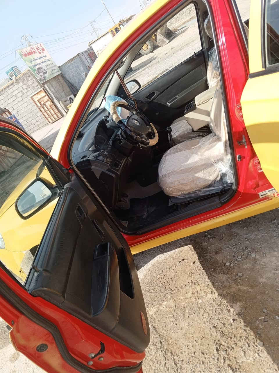 افيو خليجي هيئه غرامات مصفره موديل 2009سياره كدام عينك كامله ما بيها اي نقص تحويل بنفس اليوم السعر 50وبيها مجال بسيط***********
