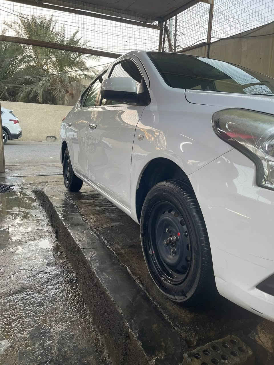 السلام عليكم

نيسان سني الهندي موديل ٢٠٢٠ الوجبه الاولى 
بيها ضربة بل جاملغ خلفي الجهتين وباب مبدل اصلي مال سايق
ماشيه ١٤٦ 

رقم سليمانيه ب اسمي مواصفاتها معروفه 

2 جام كهرباء 

تحكم ستيرن 

يدات نيكل 

شباج نيكل 

حساسات خلفيه 

تحكم مري 

بلوتوث 

Oux 
شاشة اصليه ٢٠٠ الف

كامرا دوارة اصليه

تخم تاير جديد

كير مكينه تبريد تدفئة كلها مكفوله
السعر ١١٠ وبي مجال 
العنوان بغداد 
للاستفسار الاتصال على ***********
