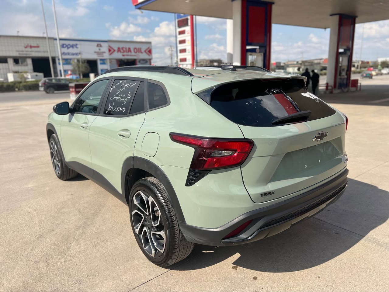 شوفليت تراكس موديل ٢٠٢٤ مواصفات RS1/1 
كلين بدون صبغ بدون داغلي بدون ارباك سياره جديد 
مواصفات RS سيلايت بصمه شاشه كاميره حساس رادار تحديد سرعه تحكم ستيرن ويل كروم  سياره فول فول ١/١ سعر 135 ورقه مجال $ *********** اربيل شارع ١٠٠ معرض سردار هسني اكر, نينوى
