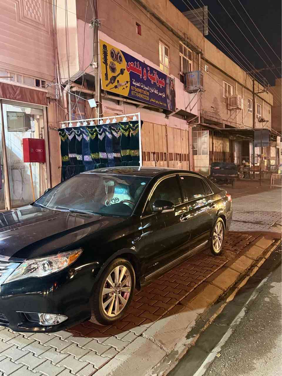 للبيع تويتا افلون (avalon)موديل 2012  وارد امريكي سياره جاهز مابيهه نقص رقم سنويه هزه كله جديد گير محرك تبريد تدفئه  تاخم طايرات وصدر كله جديد  الفحص موجود بصور.  مكاني كركوك.  شراي خابر. ما اجاوب تعليقات.   ( سعر. 165. ورقه) و بيهه مجال لطيبين. *********** كركوك, العراق
