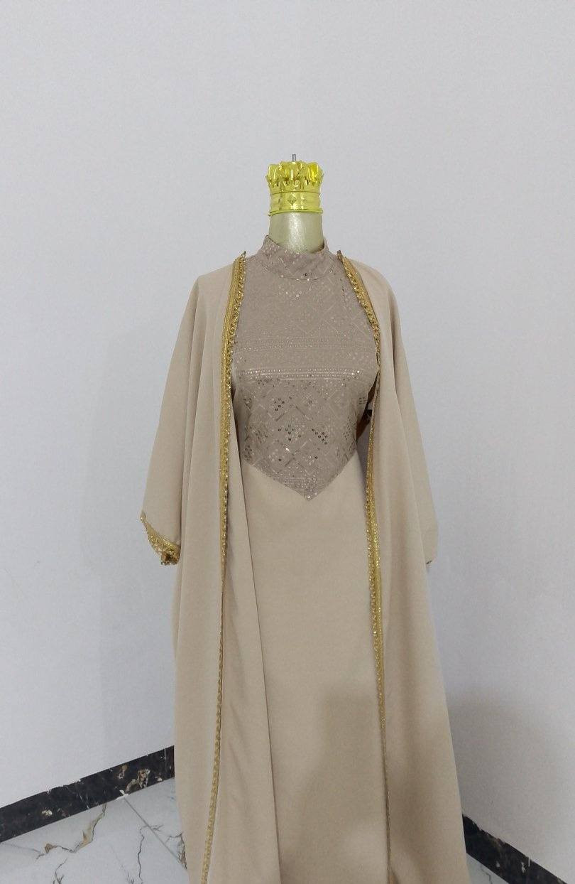 الاسود يلبس من من قياس ٤٠ ل٤٤
البيجي كذالك 
الابيض يلبس ٤٦ ل٤٨


**إذا كنت صاحب هذا الإعلان وتريد حذفه لأي سبب، رجاءا أرسل رسالة إلى الدعم الفني**