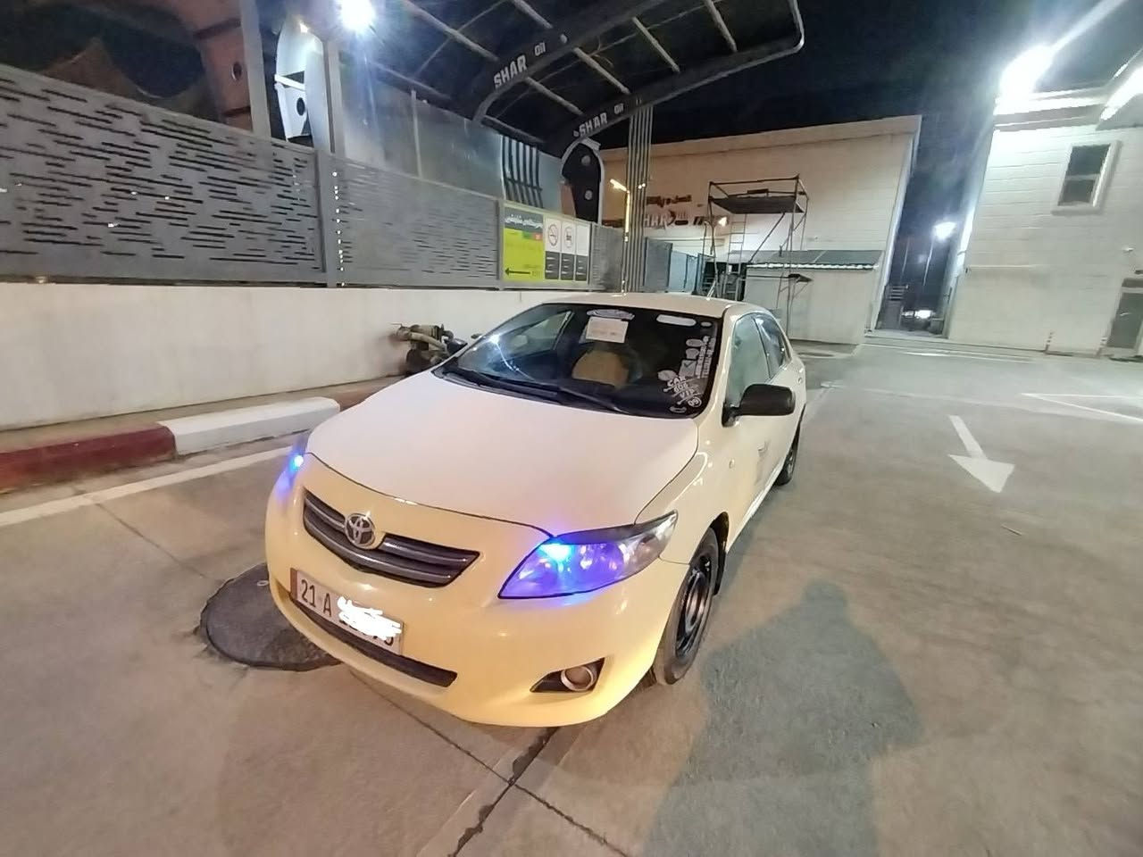 كرؤلا 2009بيلاد ته كسي مه كينه كه وره كيرعادى بى بؤياخ سه نه و.ى تازه يه تا نزيك 2030 كيرومه كينه ى به شه رت جوارتايه و ويلى لؤكى له ژيره بيشودواى جوانه كه بسه سه ياره كه مالى دؤسته سعرى 125كه لا
***********
***********
.
