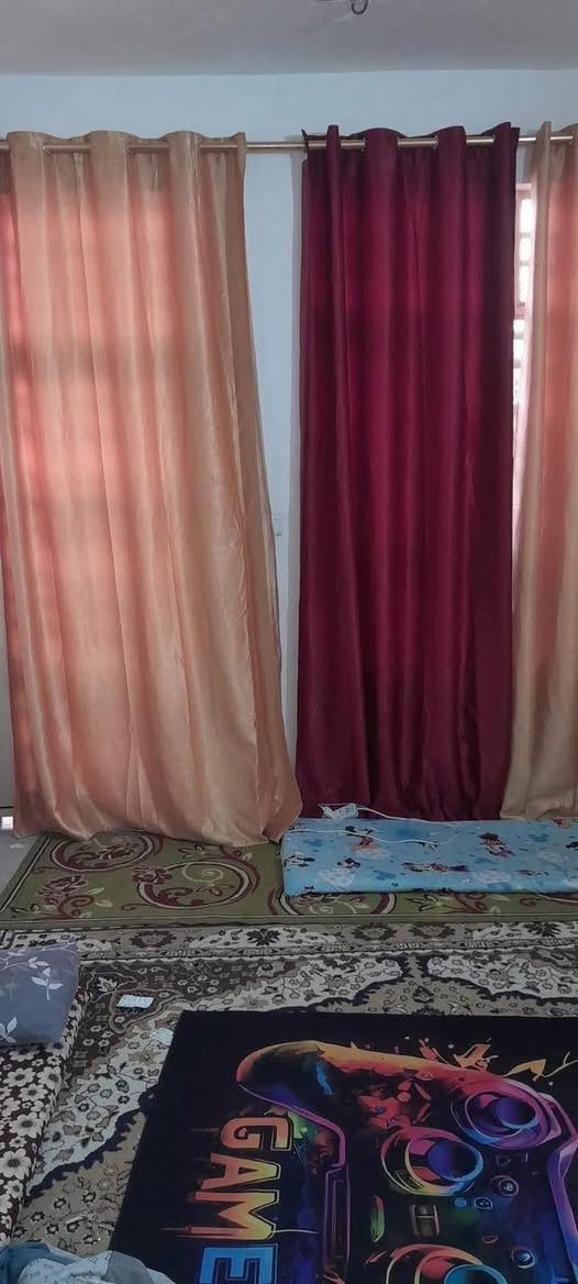 اسلام عليكم ورحمة الله وبركاته اخوان بيت لبيع مساحة 100متر موقع البيت نهايت الربع شوارع خلف معمل الغاز زراعي البيت بي نقوصات سعر 45 مليون وبي مجال  اتصل على هذا الرقم ***********
