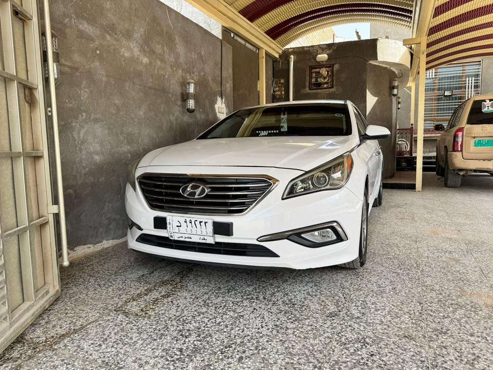 سلام عليكم
سوناتا 2015 

وارد امريكي حادث جاملغ وبنيد وبالعراق صار بيها صفحة صبغ رش بدون ضربة وبدون معجون 

رقم بغداد باسمي 

بدون تكشير السيارة 

مواصفات عادية 

تحكم ستيرن وكامرة خلفية ومانع انزلاق 

ماشية 150الف ميل 

مكينة وكير نضيفات جدا 

تخم تاير وحدادية وبولش وحمام مسويلها ادامة كاملة 

السعر ب115 وبيها مجال للشراي 

مكان السيارة بابل المركز 

للاتصال *********** 

اعتذر عن المراوس بيع فقط
