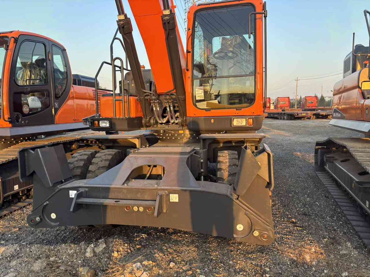 The brand-new Diwanlun excavator is now available for pre-order!
WhatsApp WeChat+8615720160838
#DOOSAN#DEVELON #excavator


**إذا كنت صاحب هذا الإعلان وتريد حذفه لأي سبب، رجاءا أرسل رسالة إلى الدعم الفني**