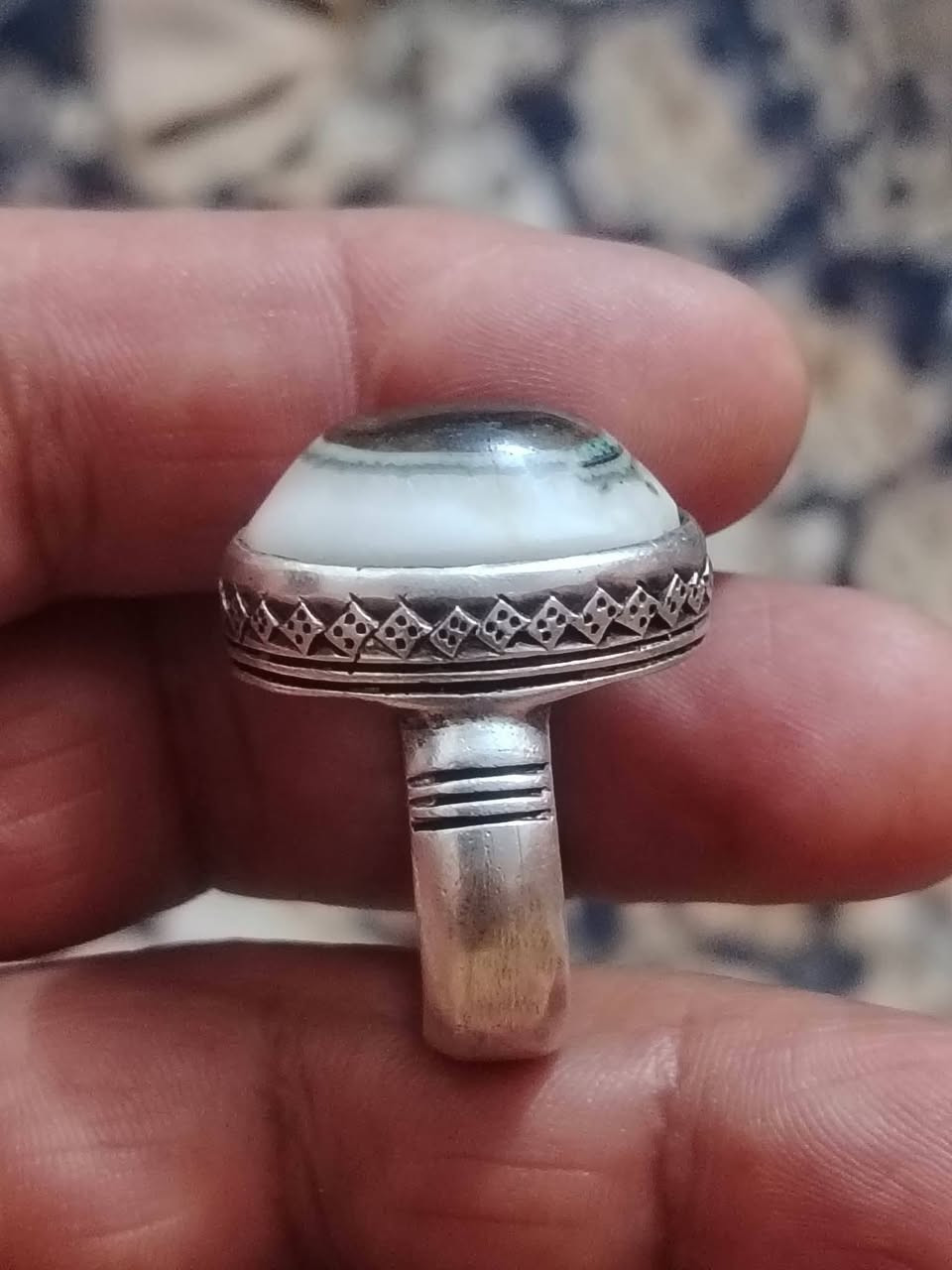 جزع يماني بقري صياغة يدوية ثقيلة


**إذا كنت صاحب هذا الإعلان وتريد حذفه لأي سبب، رجاءا أرسل رسالة إلى الدعم الفني**