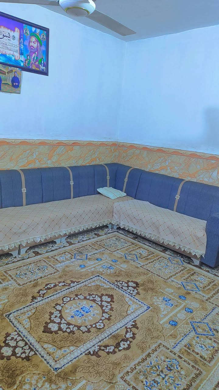 بيت قاطين  البيع مساحه 100مربع
مكان حي رساله قرب ساحه حطين 
خاص مفتوح 
0770 557 4640
