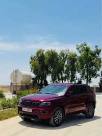 جراند شيروكي • ٢٠١٧ • ٤x٤