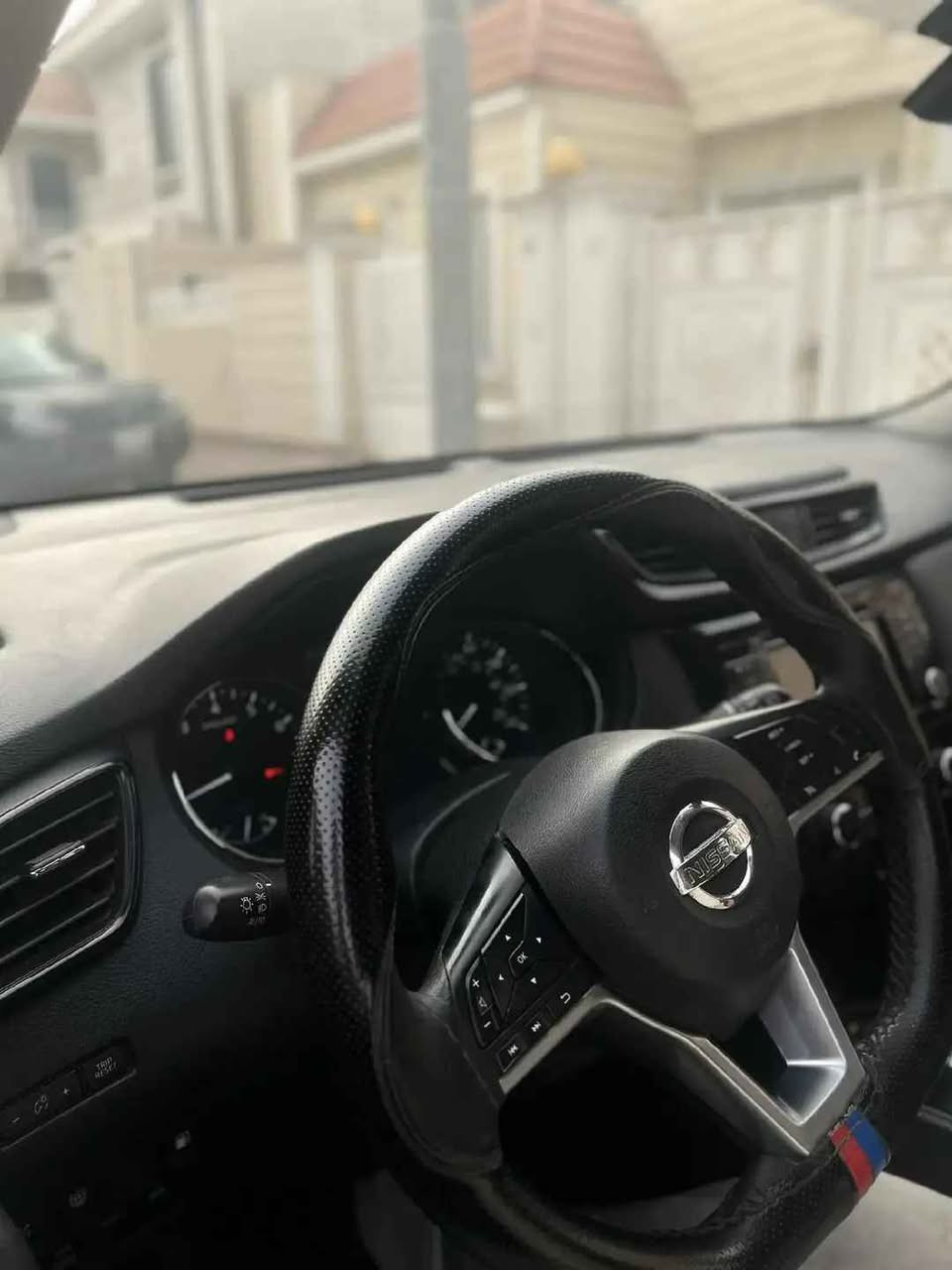 نوع: نيسان روج
موديل 2020
فئه: (AWD) S
لون:أبيض 
ضرر؛: بونيد وجاملغ ومع ضرر خفيف بل شاصي بل العراق وبل أمريكا كلين تايتل 
ممشه: 72 ألف 
مواصفات: .رادار أمامي مع كامره كشن جلد تحديد مسار لد أمامي خلفي بلوجكترات اماميه مانع تصادم بعد آمو مواصفات 
سعر:  170
عنوان : ديالى خانقين 
رقم موبايل :*********** فقط واتساب Singapore
