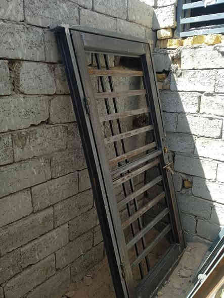 شباج وباب للبيع جديد وثقيل مكاني الكوفة شارع المعمل خلف جامع الخزاعل وهاذة رقمي ‏‪0788 732 9440,‬‏
