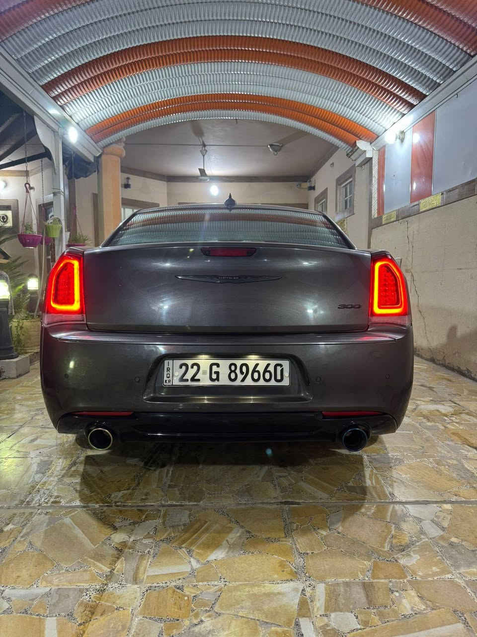 كرايسلر c300 
فول مواصفات 
موديل 22 رقم اربيل بأسمي تحويل مباشر
ماشيه 72000  
حساسات امامي و خلفي 
رادار جانبي 
بانوراما 
سستم سماعات الباين 
محرك 3600 
كشنات امامي كهرباء و  تدفئه
حادث سطحي بابين ومبدلات نفس اللون
وصار بارد بسيط بالجاملغ الخلفي
صور الحادث موجوده في الاعلان 
موجوده بالحله شارع ٤٠
السعر 275
*********** حلة, بابل
