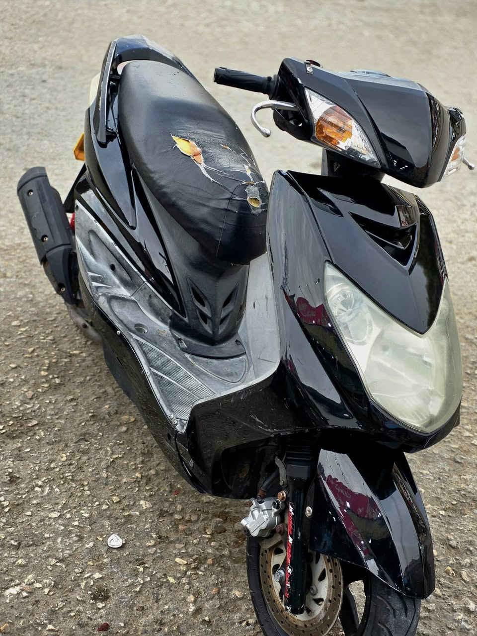 سلام عليكم دراجه سكنس فحل كابريتر جديده الدراجه كهربائيات كلهه شغاله والدراجه كابريتر فقط كفرات مبدله تجاري للجماليه مكينه ناعمه ونضيفه الدراجه كلش 
رقمي *********** كربلاء
