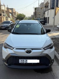 للبيع كورولا فرونت لاندر محرك V4 2.0 هايبرد S فول للأخير 1-1 كشن كهربا...