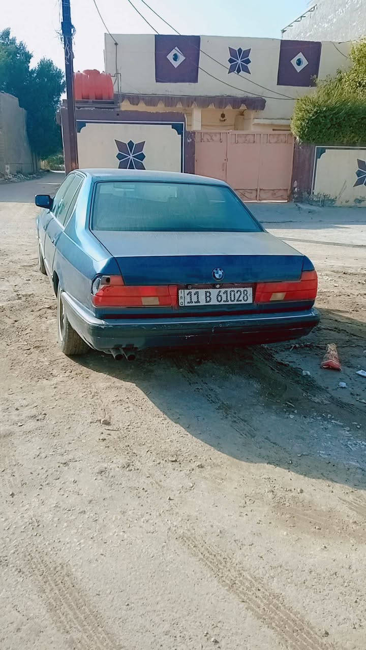 بي ام موديل 92اصل 730.    8سلندر اصل وفصل رقم بغداد 

بسمي اني المالك سنويه بعده ماصاقطه لل 28مكفوله كير مكينه 

حداديه تبريد ثلج تدفءه بل كشنات السياره ماعوزه شي وبيه 

معدل كلش حلو وشلعه تخبل تخم تأير جواه السياره عوزه بس بواور مال ستيرن ودسكات الخلفيه
مكان السياره حله الحمزه الغربي رقم تلفوني ***********
السعر 58وبي مجال بصط
