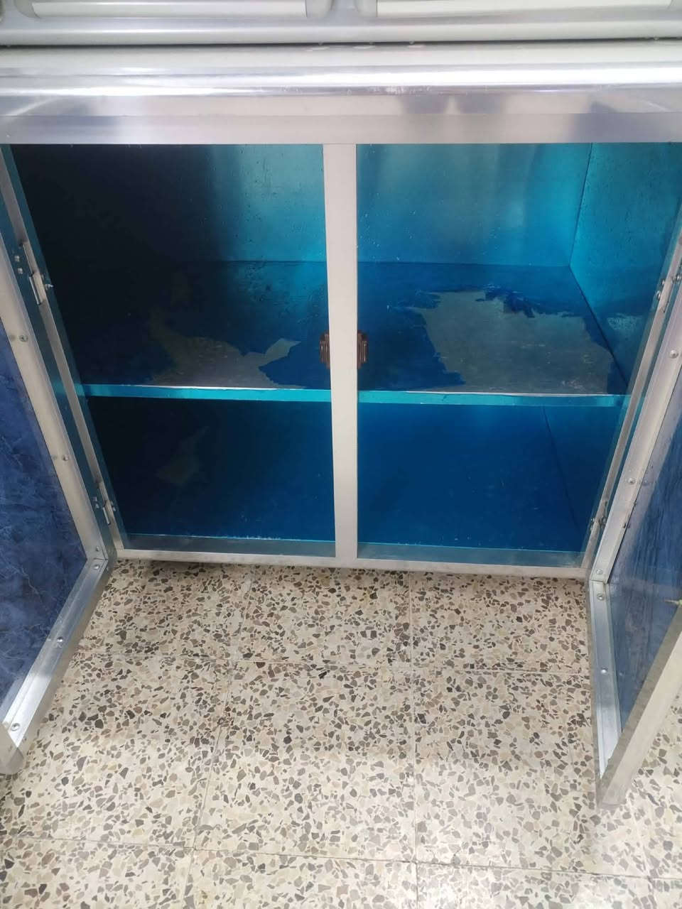 كاونتر مترين ونص
وسنكي مترين نظيفه حيل من نوعيه ثقيله
السعر 350 بي مجال


**إذا كنت صاحب هذا الإعلان وتريد حذفه لأي سبب، رجاءا أرسل رسالة إلى الدعم الفني**