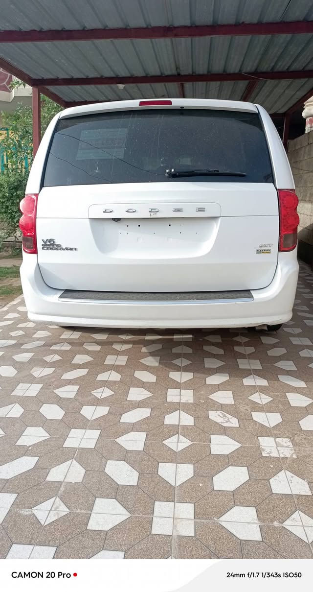 دوج كرفان محرك 3600اربيل موديل 2017مكاني بغداد تقاطع النهراوان للبيع او مراوس  ‏‪***********‬‏اثير ***********.  السعر 175
