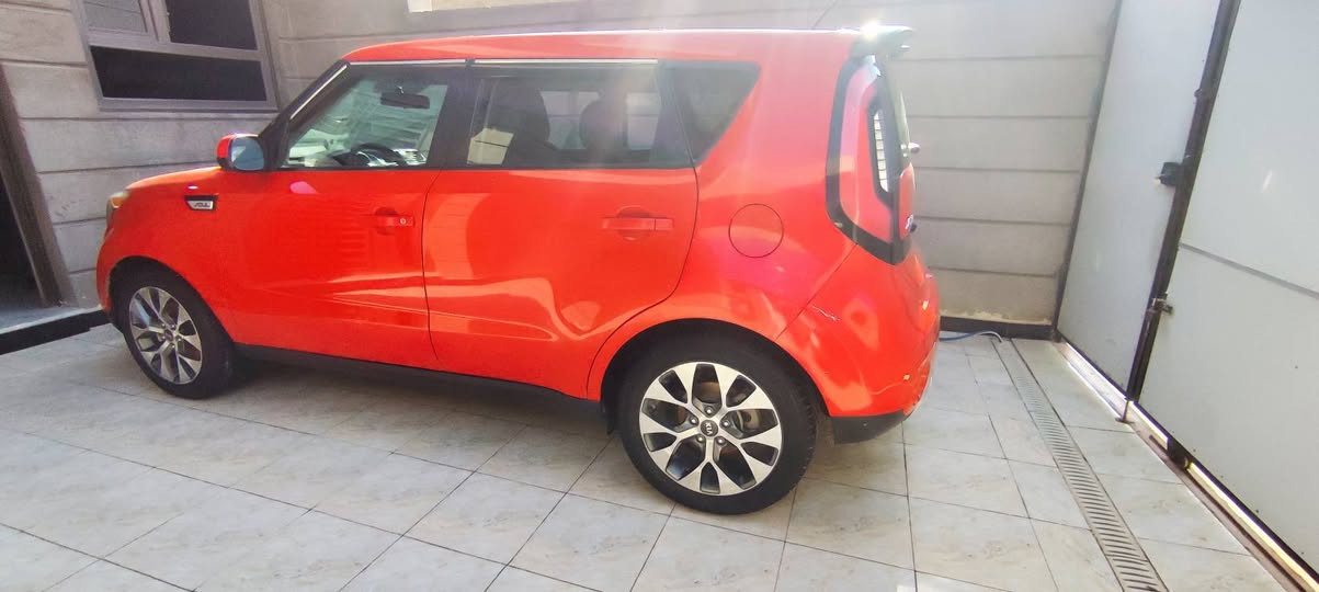 سلام عليكم..
صول .2017.
امريكي كلين .هنا بالعراق نص جاملغ خلفي والسونار حديث مرفق مع الصور ..صور الحادث متطلع وماعندي كراسي جلد ومغلفة السيارة جاهزة من كلشي مكاني بابل نادر الثانية السعر 125مجالة بسيط***********
