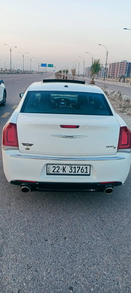 السلام عليكم رمضان كريم 
السيارة موديل 14 اصل (( أبيض صدفي ))كفالة عامه توويل مكينه 3600 سياره جديده بمعنى الكلمة وجاهزة من جميع النواحي السعر 220 العنوان البصرة 
***********
