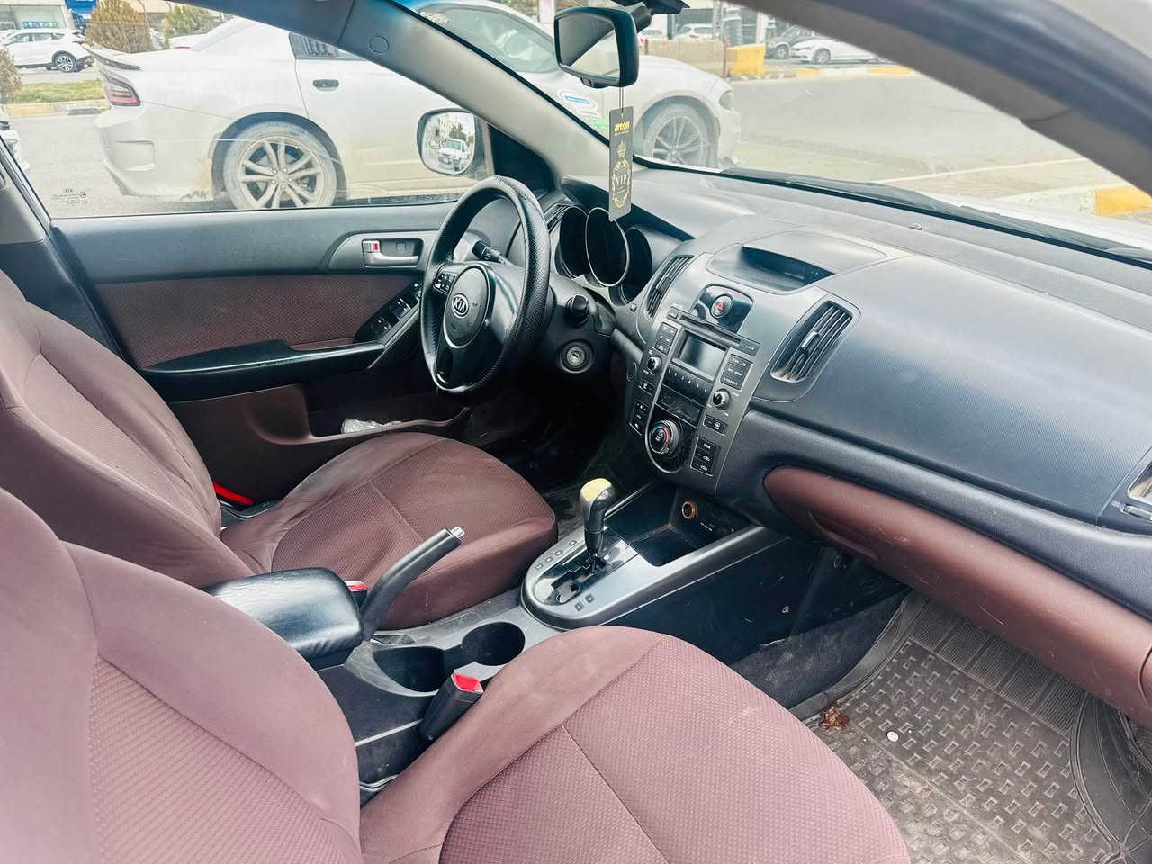 سيراتو    ،،،،،،،،  2010  ***. خلیجی

                                                88   $              

      ***********   📞*** *********** 📞

موديل:٢٠١٠ 
مواصفات : خليجي 
العداد : ١٨٠ 
-يدات نيكل
-تبريد لمس 
-تدفئة + تبريد 
ع سلف
- شاشه
-كاميرا
-بلاجيكتور
-خمس ويل كب 
-حساسات 
خلفي
-ستيرين فوليوم
-مرايات كهربائية 
-جامات كهرباء 
-داخل لونين
اسود + ماروني
-٢ سويج شريكة 
-
-سياره : 
* بي جملغ سكن
 صبغ و بنيد 
والهلال  خلفي 
شاصي مكفول شرط
* بدون دواخل
* بدون ايرباك 
* بدون ايشي 
شرط 
-كير محرك: مامفتوح شرط
لوك
-دهن كير محرك 
جديد
باتري جديد
كهربائية ع شريكة
-رقم سليمانية
-هززه وبراد 
كله جديد
سنويه جديد 
لحد ٢٠٢٨
-كابون بانزين 
-سياره لوك 

سعر :   ٨٨   
مكان : قرهنجير 

رقم :
***********      📞              واتساب  *********** كركوك, العراق
