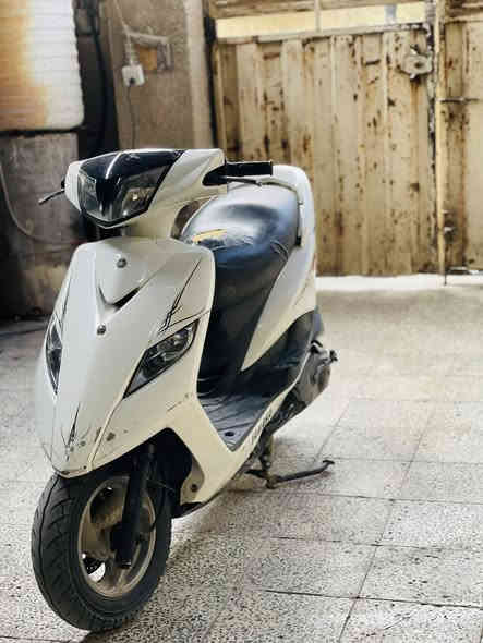 السلام عليكم للبيع ماكس ثعلب 140مكفوله كفاله عامه جيب فيتر وتعال افحص دراجه مال رمبه صارله 40يوم نازله دراجه كله شغاله من طول لطول وكفاله كفرات ختم واحد دراجه جاهزه مال جناي تاخذه وتترحملي الله شاهد سعر (750)مكاني بغداد الجديده الامين الثانيه رقمي (‭٠٧٨٨ ٦٩١ ٩٩٠٥‬)
