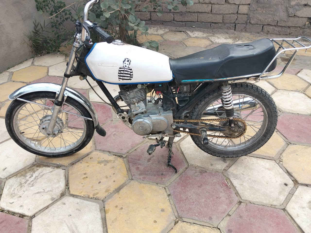 دراجه اللبيع كلك مابيه شي محركه ناعم سعر خاص شراي يتصل عليه وبيه واتساب ***********
