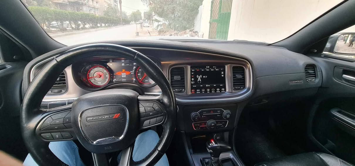 جارجر 2020 sxt plus محدث Gt
رفعو المنشور اخواني وبالعافية ع ياخذها والما تعجبه يصعد اغاتها معروفة مواصفاتها فوووول
رقمها بغداد 
حادثها جاملغ وبنيد 
ماشية حاليا 26 الف ميل 
مكان السيارة بغداد 
السعر 250 ورقة 
رقم صاحب السيارة ***********
