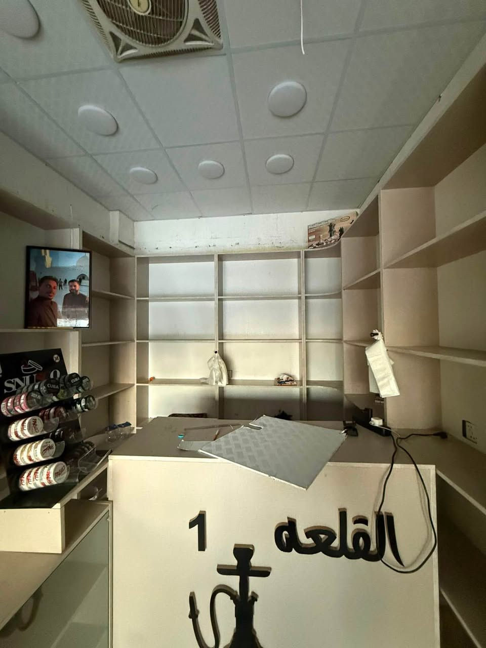 سبام عليكم فاترينات جديده للبيع 
المكان بغداد *********** بغداد, العراق
