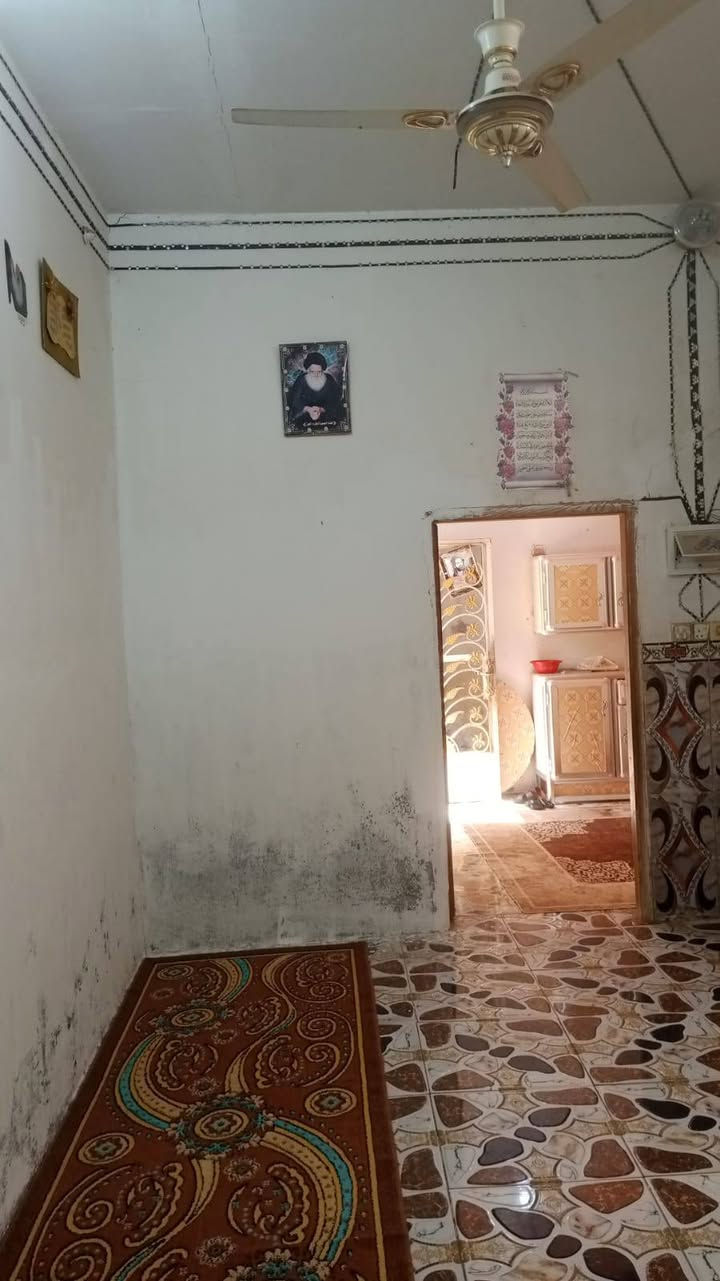 السلام عليكم.
بيت للبيع المساحه 120
يحتوي ع 2غرف صاله او مطبخ او استقبال 
المكان مشخاب.  طبر فرعون قرب جامع الجديد
السعر خاص
‏‪***********‬‏
