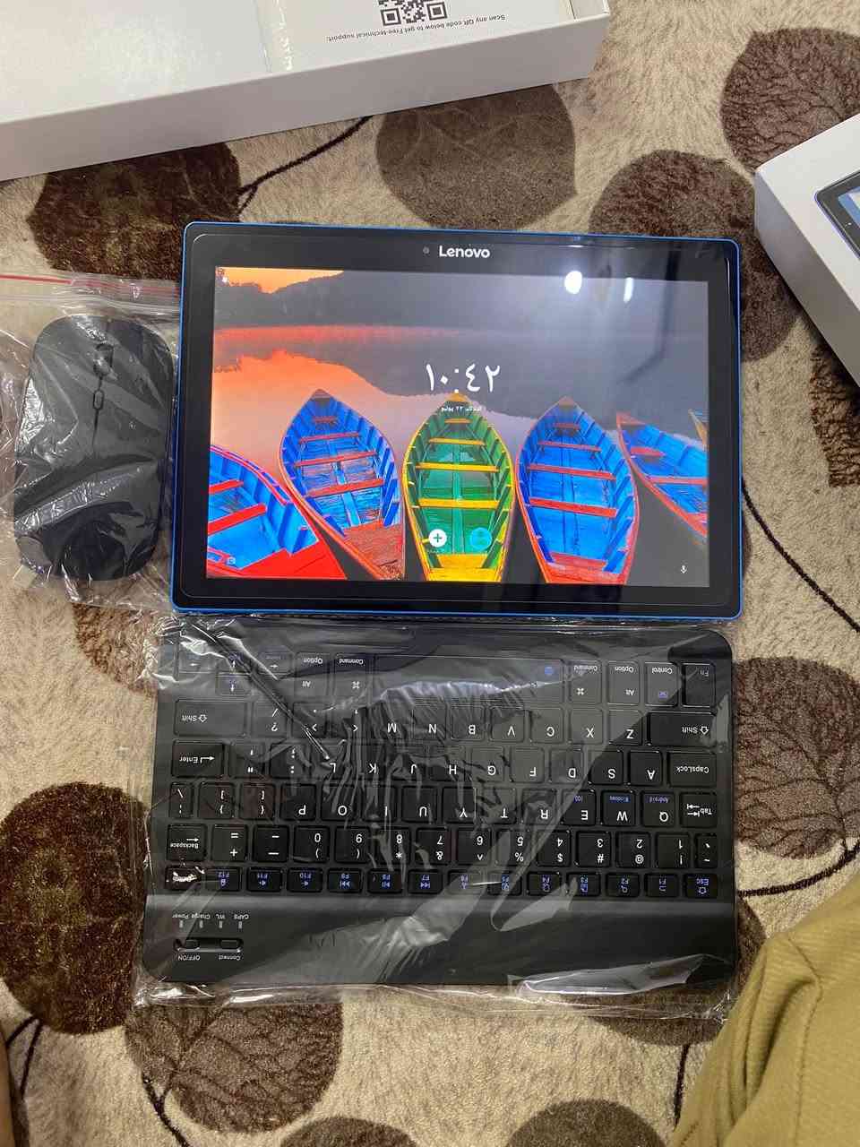 ايباد بهذا الشكل مرتب كلش وبعده بالكارتون نوعيته Lenovo نوعيته مرتبة كلس مع كيبورد و ماوس مالته الاصليه مرتبات شي راقي 
باقي التفاصيل خاص او على الرقم 
***********
