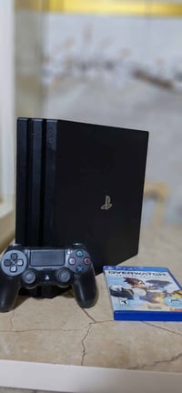 Ps4 pro / بلي 4 برو ذاكرة 512  اونلاين شغال 100٪ ويا لعبة اوفر ووتش  م...