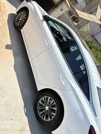 للبيع ام جي ٥ شكل جيتي وارد صيني موديل ٢٥ محرك ١٥٠٠ تنفس طبيعي ماشية ١...