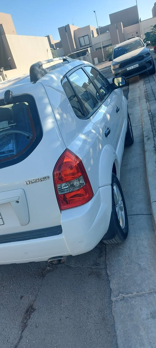 توسان خليجي موديل ٩
رقم كربلاء مشروع وطني بأسمنة تحويل مباشر 
مكينة وكير حدادية كهربائيات طخم تاير تبريد كلهة جيدة جدآ 
بيهة صبغ جاملغ أمامي الأيمن جمالية 

للإستفسار الاتصال على الرقم الموجود 

***********

مكان السياره عمارة مركز المدينة 

ومن ألله التوفيق للجميع 

السعر ١٢٢ وبيهة مجال للشراي
