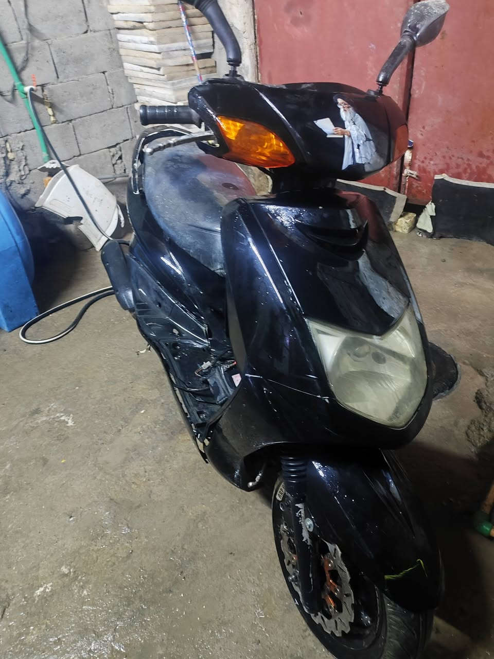 سكنس نثية للبيع عوزها كهربائيات السعر ٢٠٠ للاتصال على ***********
