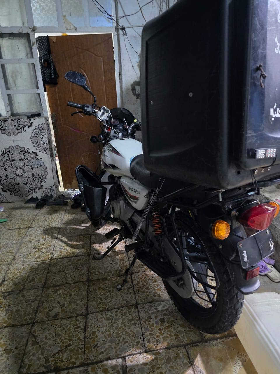 بيع مستعجل
السلام عليكم بوكسر موديل2023.    
نازلة بل 2025
الدراجة مكفولة        من كلشي
مستعجل علة بيعتها لن عندي عملية يجفيكم الشر
هاذ رقم راعيها ***********  مرقم كامل لوحات وسنوية
بلخير عل ياخذها 
مكلف بل نشر
