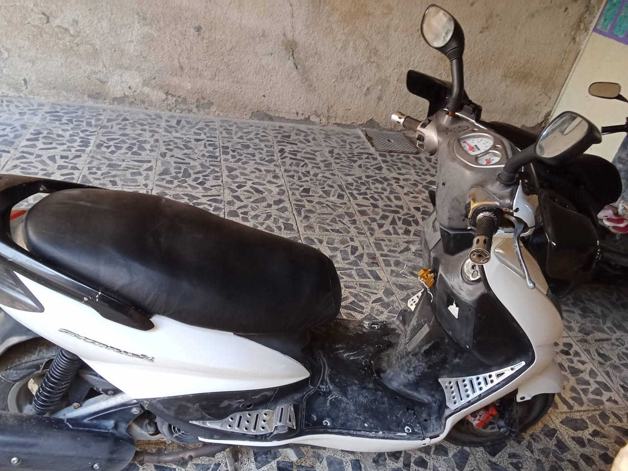 السلام عليكم سكنس نثيه 140 دراجه كامله من كلشي اي نقص مابيه رايدة 700 مكاني البلديات ***********
