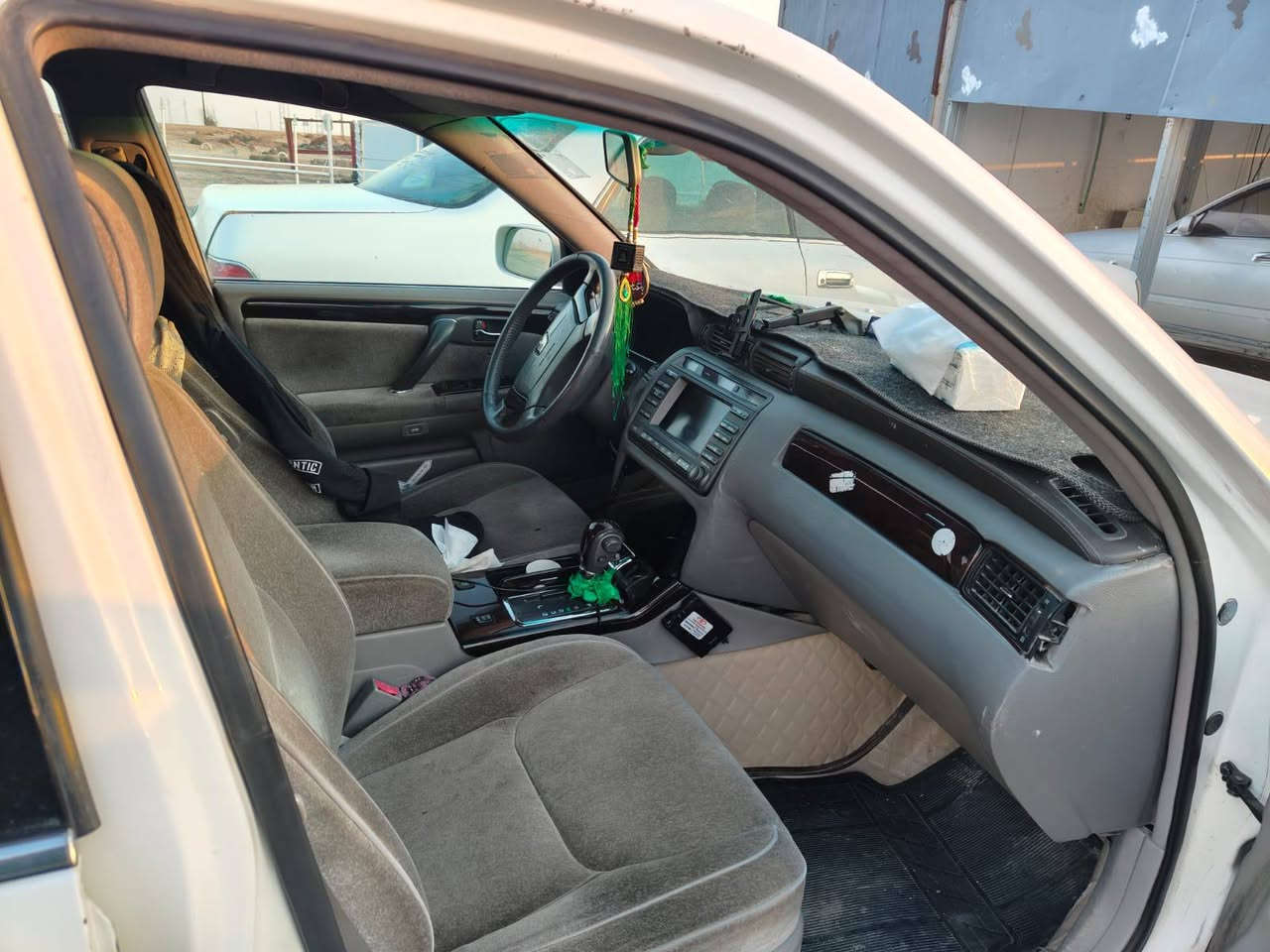 ملكه للبيع حاجزله بلمرور المعلومات داخل صور


**إذا كنت صاحب هذا الإعلان وتريد حذفه لأي سبب، رجاءا أرسل رسالة إلى الدعم الفني**