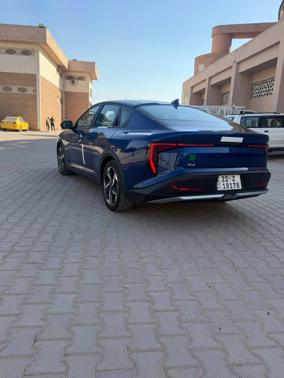 السلام عليكم
كيا K4 2025  رقم اربيل  باسمي  ماشية 18 
 صور تقرير بالمنشور  بدون اي دواخل مكفوله 

المواصفات : 
بصمة  / هندبريك دكمة  / لايت LED  / مكينة 2000 دوش / شاشة كبيرة متصلة ديجتال   / اوتو هولد / LED امامي وخلفي / قيادة ذاتية /  / رادار تعديل مسار / اوتو بريك / مود درايف / تحكم ستيرن / كروس سرعة /مانع انزلاق / بلوتوث / اواكس / USB / 

مكاني بغداد 

السعر 158
للتواصل والاستفسار : ***********
