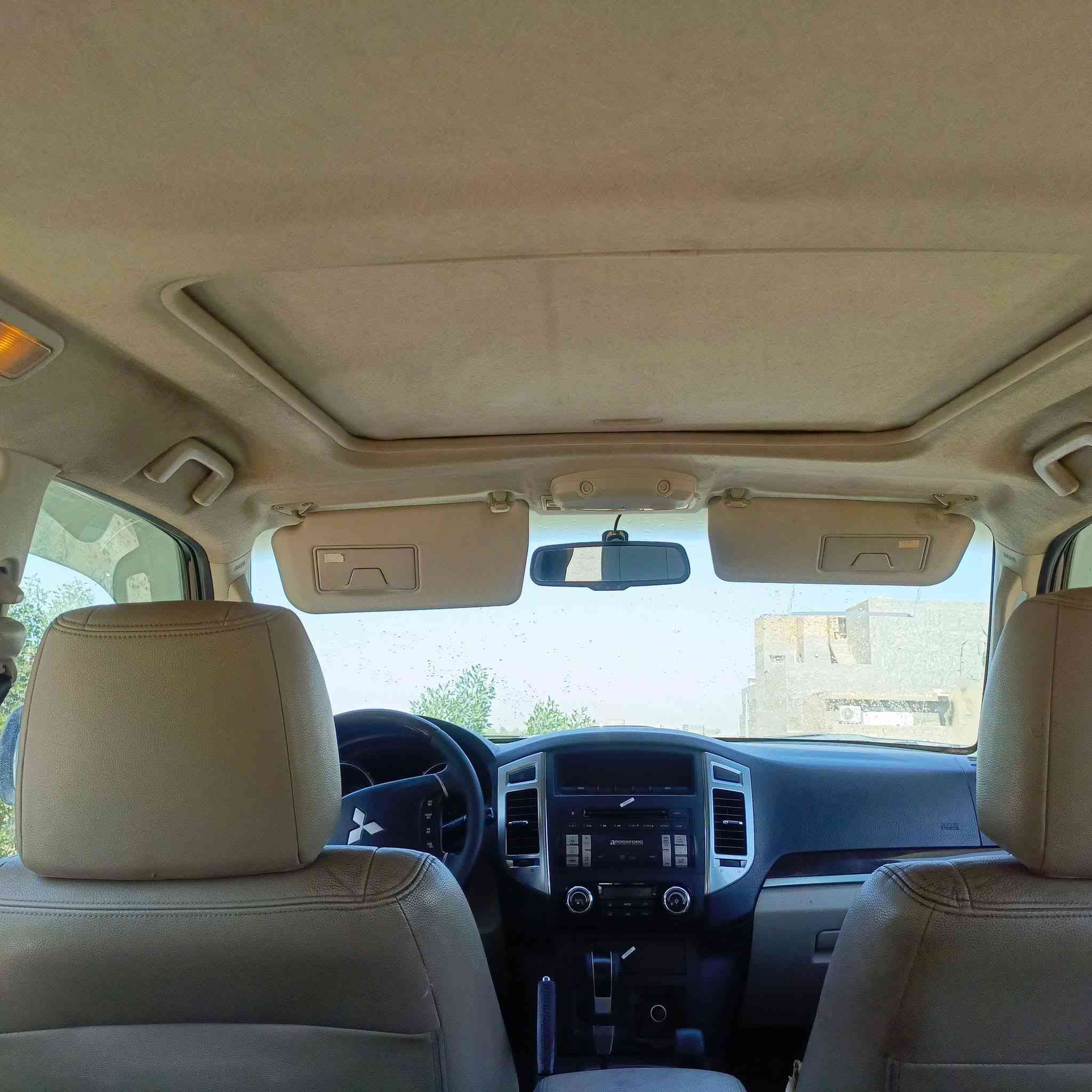 باجيرو ٢٠١٥ للبيع او المراوس بلاندكروز مكفول
***********
