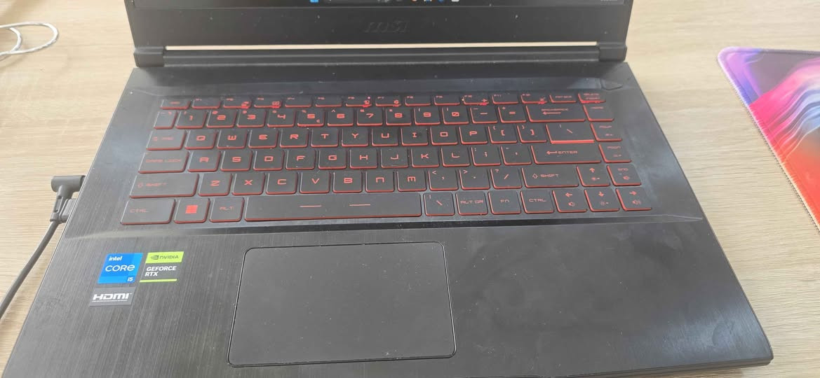 💻 المواصفات:
الموديل: MSI Thin GF63 12UDX
المعالج: Intel Core i5-12450H الجيل 12
كرت الشاشة: NVIDIA GeForce RTX 3050 6GB
الرام: 16GB DDR4
التخزين: 512GB SSD NVMe
الشاشة: 15.6 إنچ FHD
التردد: 144Hz مناسب للألعاب
النظام: Windows 64bit
الوزن: خفيف ونحيف مناسب للشغل والتنقل
كيبورد إضاءة حمراء Gaming
يدعم Wi-Fi 6 و Bluetooth 5.2
منافذ: HDMI / USB 3.2 / USB-C / LAN
🔥 اللابتوب ممتاز للألعاب، التصميم، المونتاج، الدراسة والشغل الثقيل.
يشغل أغلب الألعاب والبرامج بسلاسة مثل GTA V و Warzone و Valorant وغيرها.

السعر: (750 الف وبي شوي مجال اذا شراي)
مكاني ابي الخصيب للتواصل خاص 📩 البصرة, العراق


**إذا كنت صاحب هذا الإعلان وتريد حذفه لأي سبب، رجاءا أرسل رسالة إلى الدعم الفني**