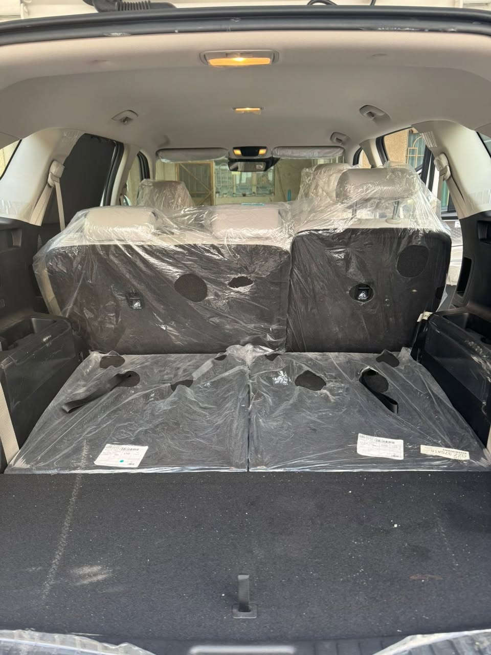 السلام عليكم سورنتو موديل 2025 للبيع زيروه السياره كفاله عامه فول ماعدا الفتحه مكينه 6سلندر مكلف بالنشر اتصل واستفسر ***********
