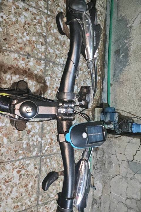 العنوان:الشعب فلكه صباح الخياط
الحجم:26.5
المميزات:بايسكل رياضي امريكي
 كير خلفي8نمر كير امامي 3نمر 
جيد للمسافات الطويله
وايرات دفن 
بريك دسك دهن
التايرات جديده شيمانو و مكينه شيمانو 
دبلات  دهن مريحه جدا 
تم المشي فيه قليلا فقط للتجربه
الهدايا:فدراليه ضوء شرطه مع لايت و جرس طاقه شمسيه و شحن تايب سي ياتي معه سرج مجاني
قابل للمفاوضه السعريه 