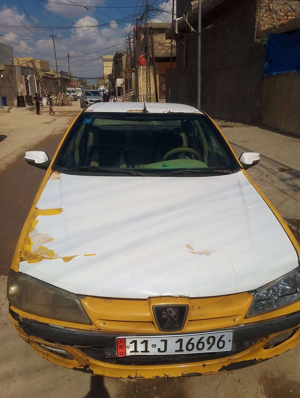 السلام عليكم  روا ٢٠٠٨ رقم انكليزي بأسمي سنوية ٢٠٢٩ كير ومحرك كورله تخم تارير لايت زنون عالي ناصي  كهربائية كله شغاله،،،،، السياره بيه نواعم  يعني يده مال باب والجامه يم السايق ماتصعد ولا تنزل،،، السعر 22  وبيه مجال  مكاني بغداد مدينة الصدر حي طارق،،،، ***********
